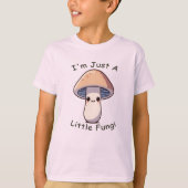 Ich bin nur ein kleines Fungi Anime Funny Mushroom T-Shirt (Vorderseite)