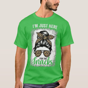 Ich bin nur hier für die Snacks Funny Fantasy Foot T-Shirt