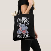 Ich bin nur hier für Moo Deng Niedlich Baby Hippo Tasche (Von Nahem)