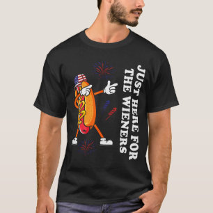 Ich bin nur wegen der Würstchen hier Lustiger 4. J T-Shirt