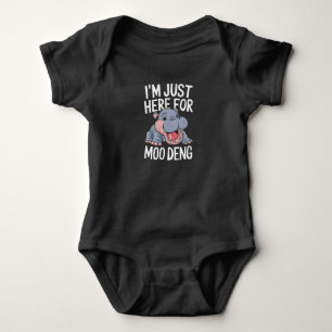 Ich bin nur wegen Moo Dengs süßem Baby Nilpferd hi Strampler