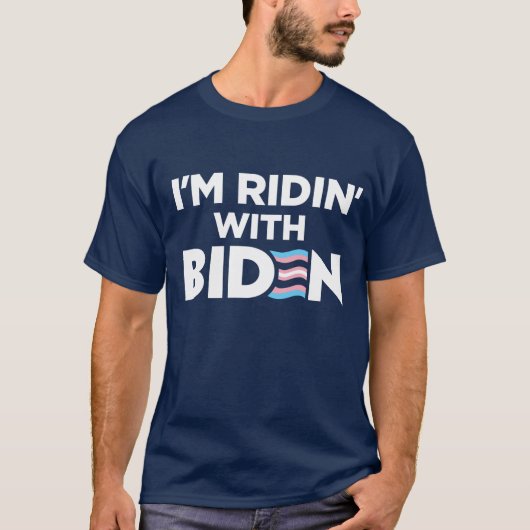 Ich bin Ridin mit Biden 2024 LGBTQ Transgender T-Shirt (Vorderseite)