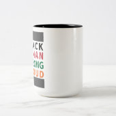 Ich bin schwarz, Frau, stark, stolz. Zweifarbige Tasse (Mittel)