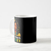 Ich bin schwarze Geschichte Monat Loc'd Girl Black Kaffeetasse (Vorderseite Links)