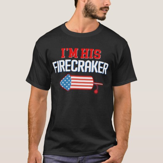 Ich bin sein Firecracker Matching Couple 4. Juli T T-Shirt (Vorderseite)