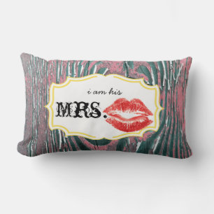 Ich bin seine Frau Red Lips Old Barn Wood Mauve Pi Lendenkissen