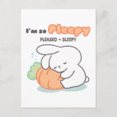 Ich bin so froh: Bunny Hugging Carrot Pillow Postkarte (Vorderseite)