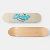 Ich bin stark in Jesus Schwarz und Blau Skateboard (Horizontal)