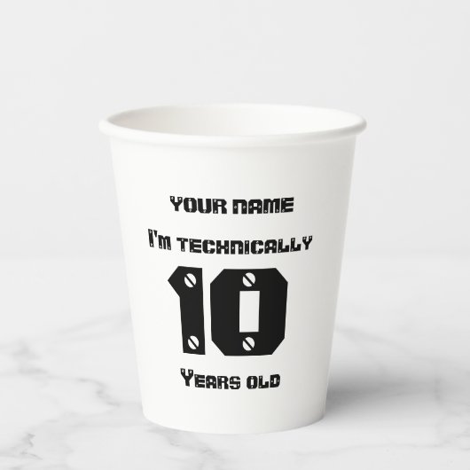 Ich bin technisch gesehen... Jahre alt Leap Year B Pappbecher (Vorderseite)