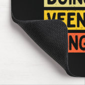 Ich bin Veena und mache Veena-Dinge Lustiger D-Zit Mousepad (Ecke)