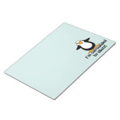 Ich bin von Idioten umgeben! Funny Penguin Notizblock (angewinkelt)