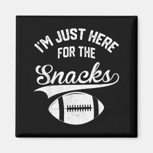 Ich bin wegen der Snacks hier süße Fußball Frauen Magnet