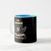 Ich bin WERNER, was ist dein Superhelden-Power? Zweifarbige Tasse (Vorderseite Links)