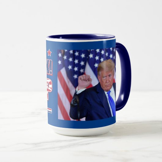 Ich bin zurück zu Trump 2024 Tasse (VorderseiteRechts)
