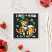 Ich brauche einen Bier, der genau in der Mitte Cat Serviette (Beispiel)