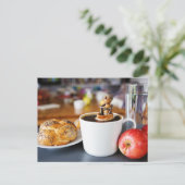 Ich brauche einen großen Kaffee! Fsonnige Postüber Postkarte (Stehend Vorderseite)