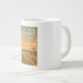 Ich brauche keine Therapie, ich brauche West Hampt Jumbo-Tasse (Vorderseite Rechts)