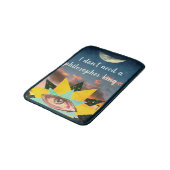 Ich brauche keinen Philosophen König Badematte (Schrägansicht)