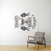 Ich brauche mehr Kaffee Shirt Ästhetische Kleidung Wandteppich (Beispiel (Horizontal))