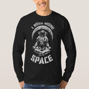 Ich brauche mehr "Space Yoga Astronaut Retro Scien T-Shirt