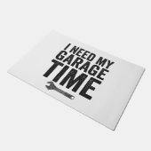 Ich brauche mein Garage Time Funny Car Enthusiast  Fußmatte (Schrägansicht)