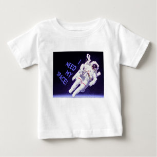 Ich brauche meinen Platz Baby T-shirt