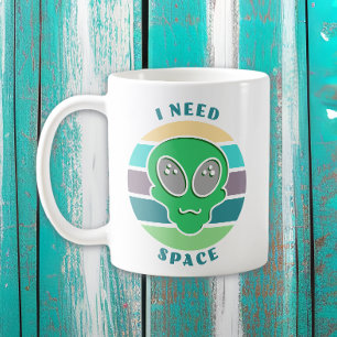 Ich brauche Platz Lustiger Vintage-Alien-Wortwit Kaffeetasse