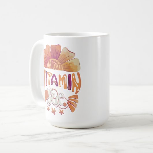 Ich brauche Vitamin-Meer: Handgezeichnete Sonnenun Kaffeetasse (Vorderseite Links)