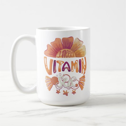Ich brauche Vitamin-Meer: Handgezeichnete Sonnenun Kaffeetasse (Links)