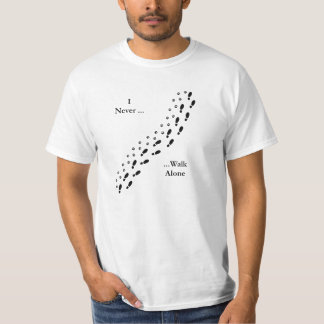 Ich des Hundeliebhabers gehe nie alleinPawprint T T-Shirt