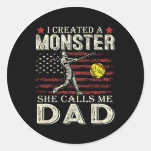 Ich erschuf ein Monster, sie nennt mich Dad Softll Runder Aufkleber