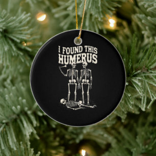 Ich fand diesen Humerus Vintage-Halloween-Skelett Keramik Ornament