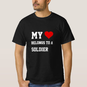 Ich gehöre einem Soldaten-T - Shirt an