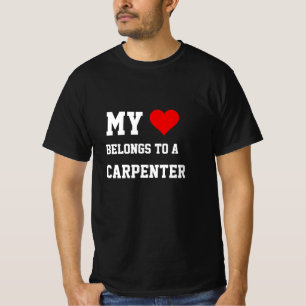 Ich gehöre einem T - Shirt des Zimmermanns an