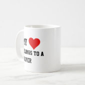 Ich gehöre einer Roofer-Tasse an Kaffeetasse (Vorderseite Links)
