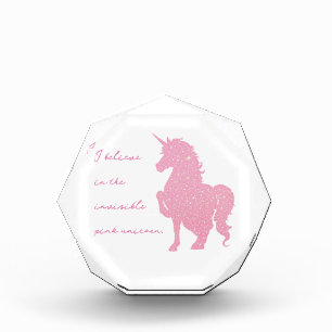 Ich glaube an das unsichtbare rosa Einhorn. Fotoblock