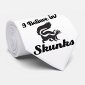 Ich glaube an Skunker Krawatte (Gerollt)