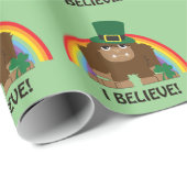 Ich glaube! Bigfoot Leprechaun Geschenkpapier (Rolleneckpunkt)