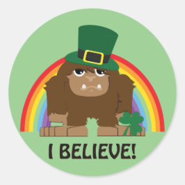 Ich glaube! Bigfoot Leprechaun Runder Aufkleber