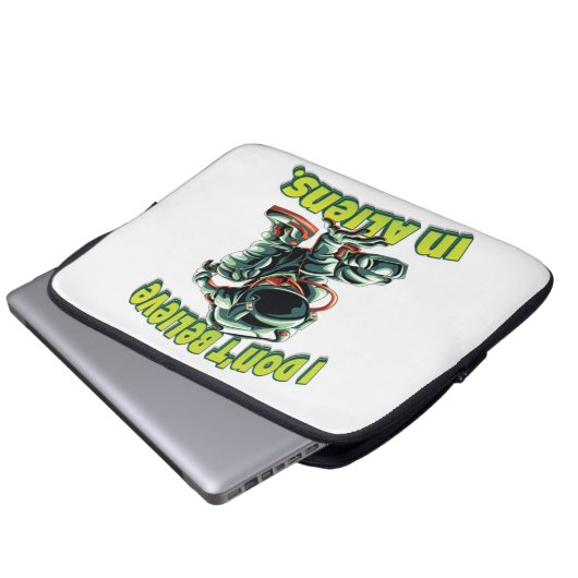 Ich glaube nicht an Außerirdischen. Astronaut Funn Laptopschutzhülle (Vorne Knopf)