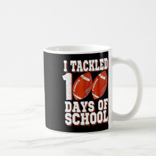 Ich habe 100 Tage Schulfußball bis zum 100. Kaffeetasse