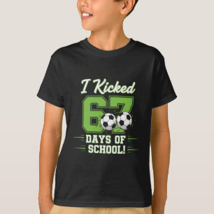 Ich habe 67 Schultage geschwänzt Fußball-Jungs Kin T-Shirt