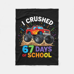 Ich habe 67 Schultage zermalmt 67 Meme 6 7 Monster Fleecedecke
