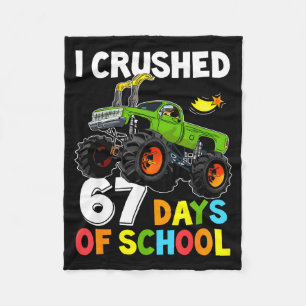 Ich habe 67 Schultage zermalmt Lustiger Six Seven  Fleecedecke