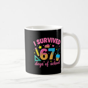 Ich habe 67 Tage Schule überlebt Lustiges Meme Leh Kaffeetasse