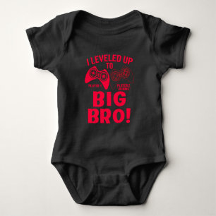 "ICH HABE BIS ZUM GROSSEN BRO AUFGEHOBEN! BABY BOD STRAMPLER