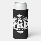 Ich habe die Doktorarbeit meiner Ehefrau überlebt Selters Dosenkühler (Seltzer Vorderseite)