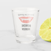 Ich habe ein kleines Trinkproblem mit Vampirfangs Schnapsglas (Rückseite)