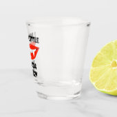 Ich habe ein kleines Trinkproblem mit Vampirfangs Schnapsglas (Rechts)