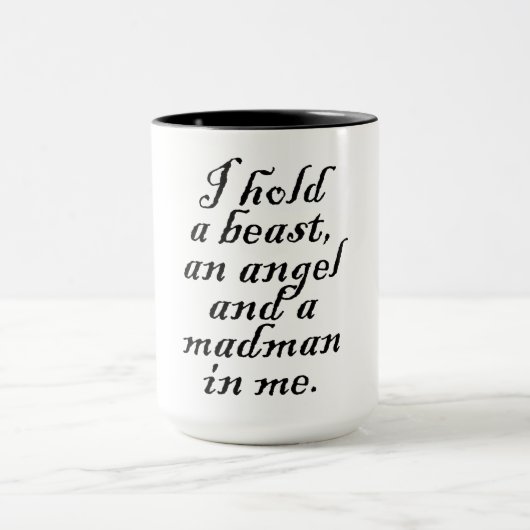 Ich habe eine Bestie, einen Engel und einen Madman Tasse (Zentrum)